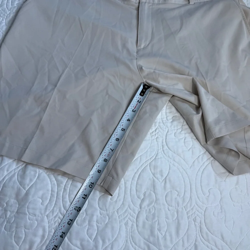 Adidas Golf Performance Shorts Tan Khaki Flat Front Performance Men's 42 GUC